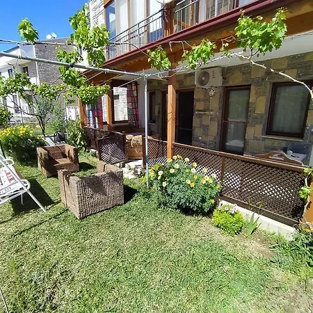 Datca Oezbel'De Genis Bahceli Ferah Ev Villa *