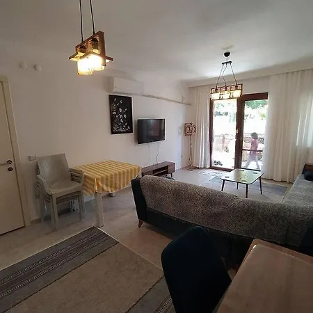 Villa Datca Oezbel'De Genis Bahceli Ferah Ev Datça